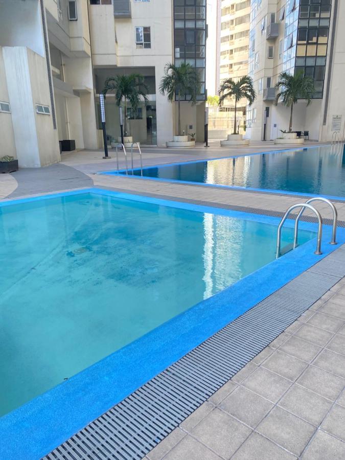 Comfy And Cozy 2Br Condo In Bgc With Wifi And Netflix Manila Exterior photo